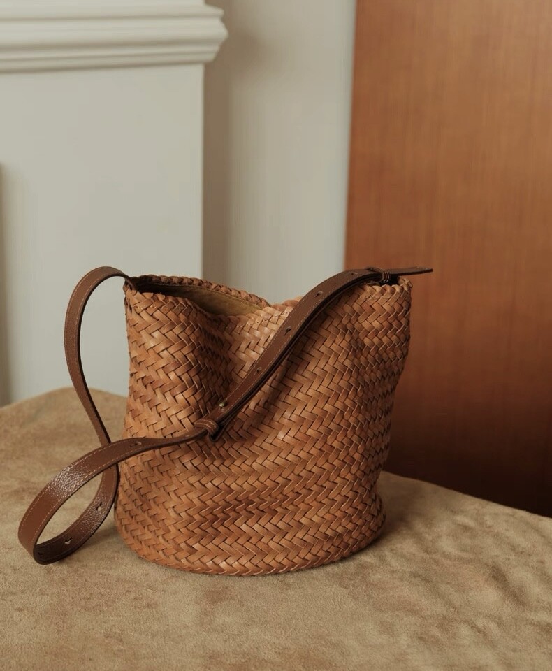 Gemin Knit Bag – Túi da bò đan chéo hình xô
