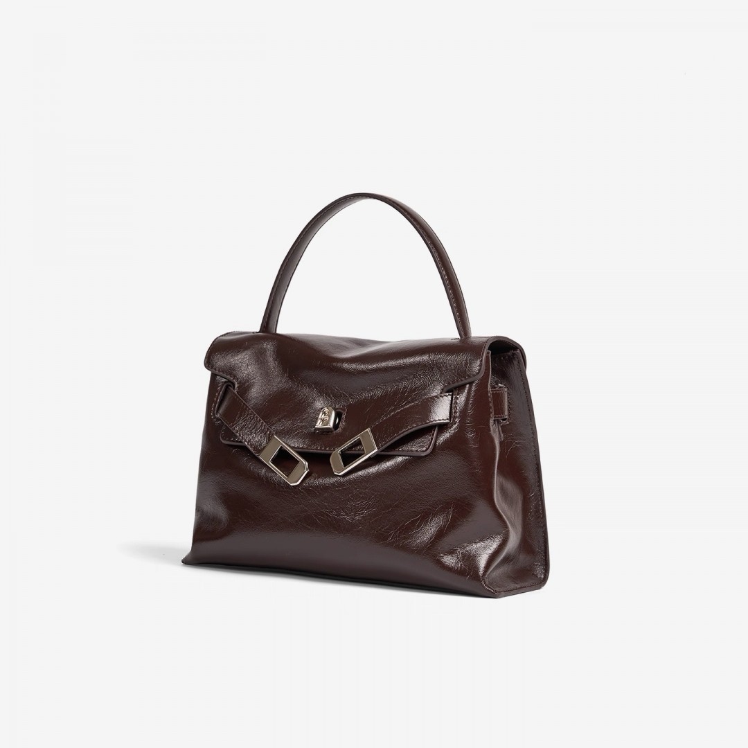 Festin Hug Mini Bag – Túi da bò vòng tay mềm mại