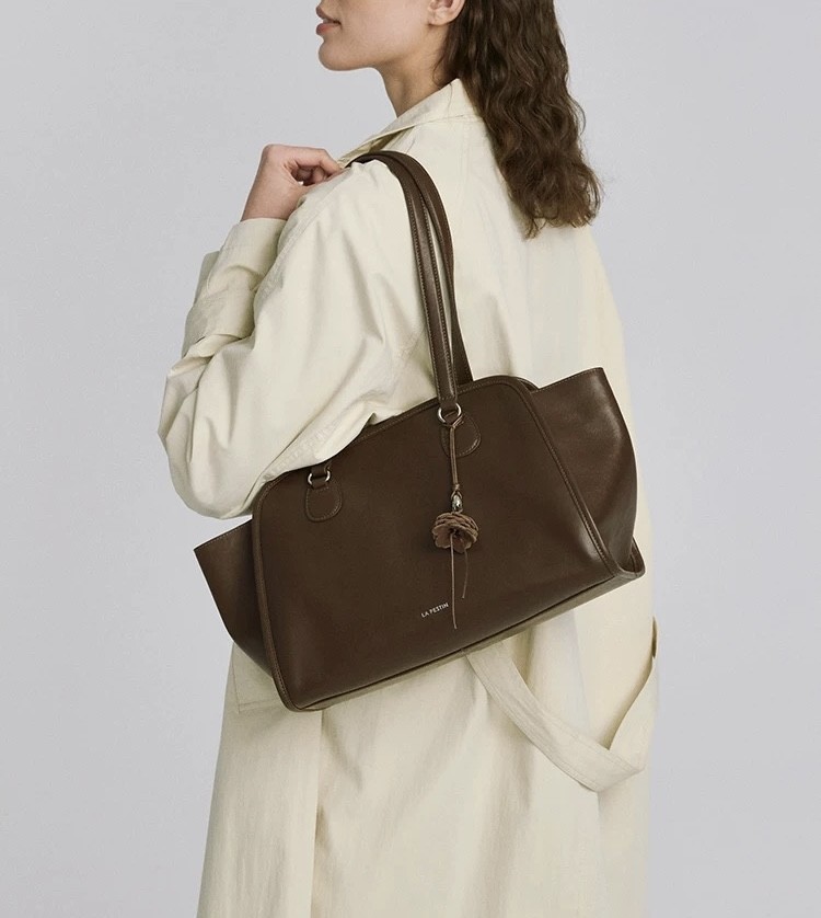 Festin Bold Grand Bag – Túi da bò nàng thơ cá tính (Phiên bản kích thước lớn)