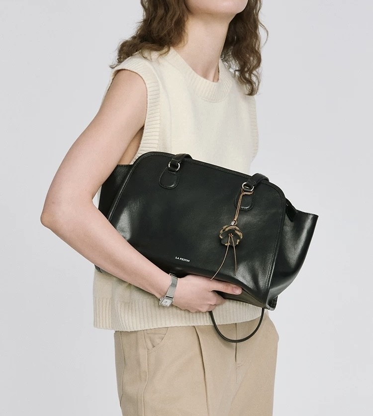 Festin Bold Grand Bag – Túi da bò nàng thơ cá tính (Phiên bản kích thước lớn)