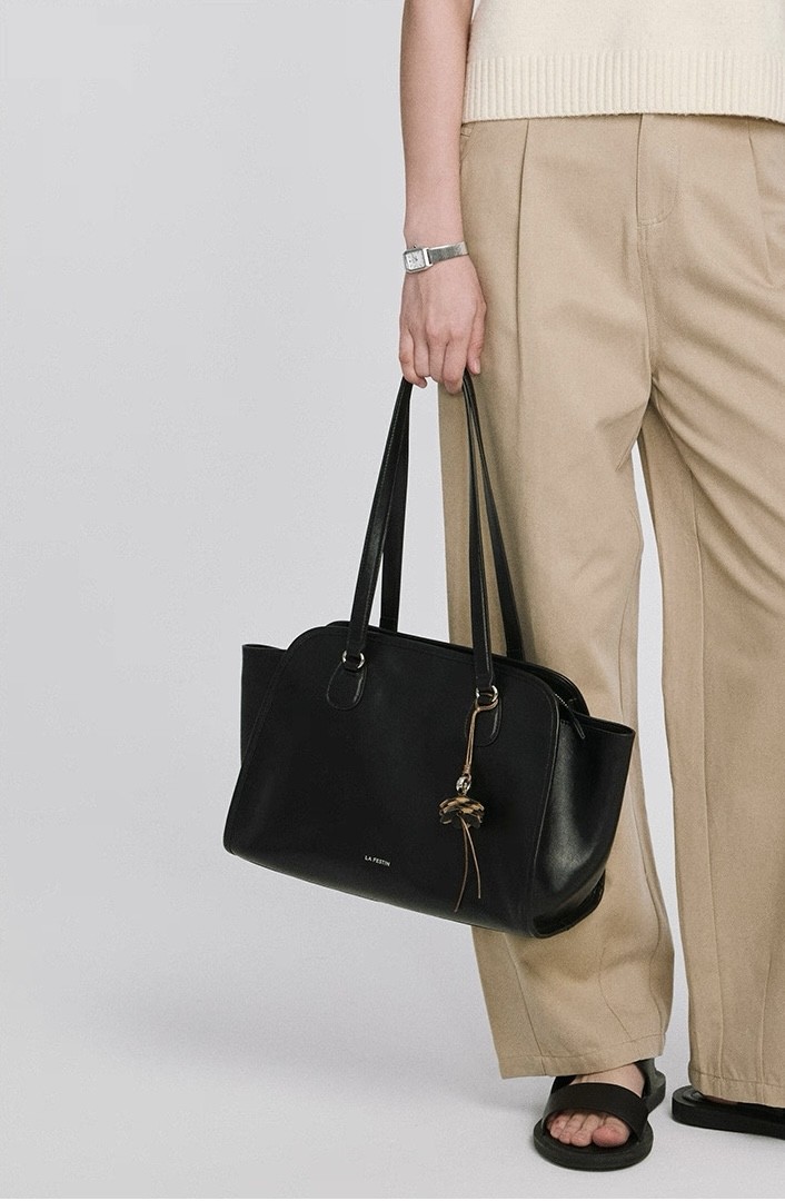 Festin Bold Grand Bag – Túi da bò nàng thơ cá tính (Phiên bản kích thước lớn)