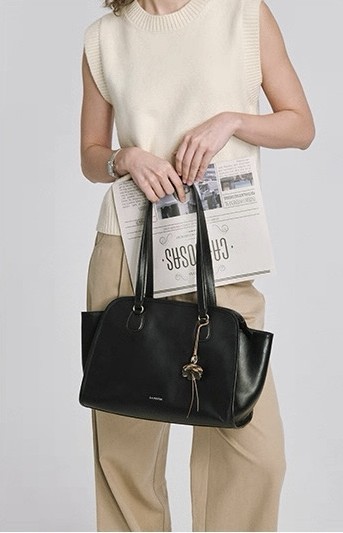 Festin Bold Grand Bag – Túi da bò nàng thơ cá tính (Phiên bản kích thước lớn)