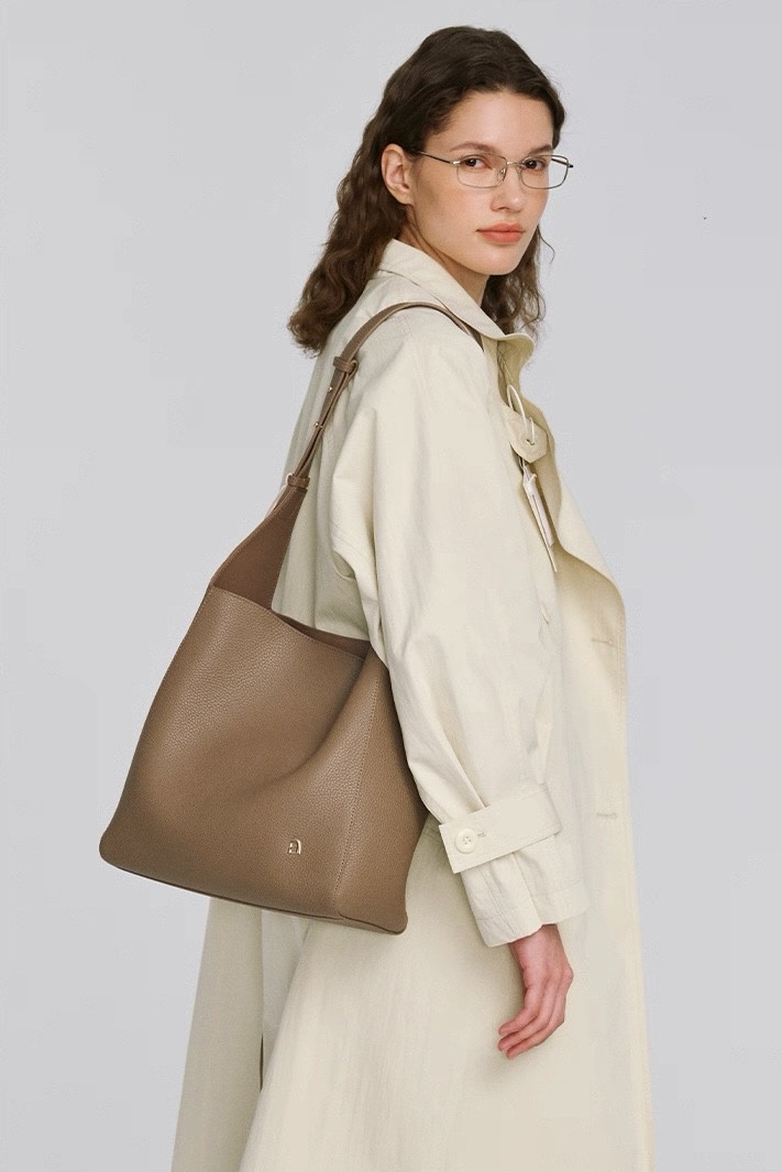 Festin Bloom Grand Bag – Túi da bò hạt nổi hobo (Phiên bản kích thước lớn)