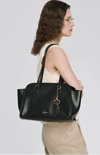 Festin Bold Grand Bag – Túi da bò nàng thơ cá tính (Phiên bản kích thước lớn)